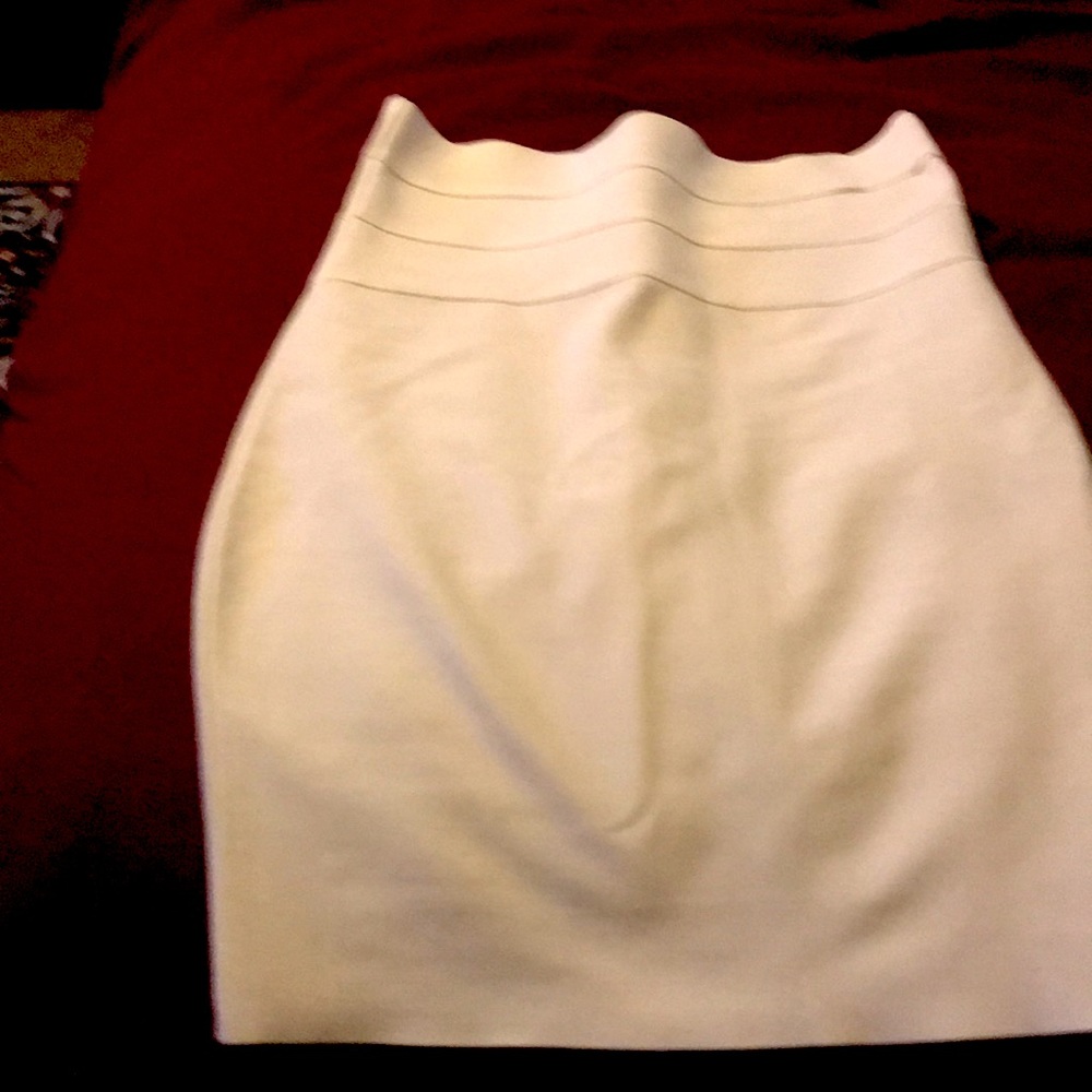 White pencil skirt